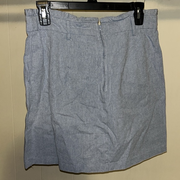 Skirt, size 1, June & Hudson. Zips in back, buttons just for looks. - Picture 2 of 3